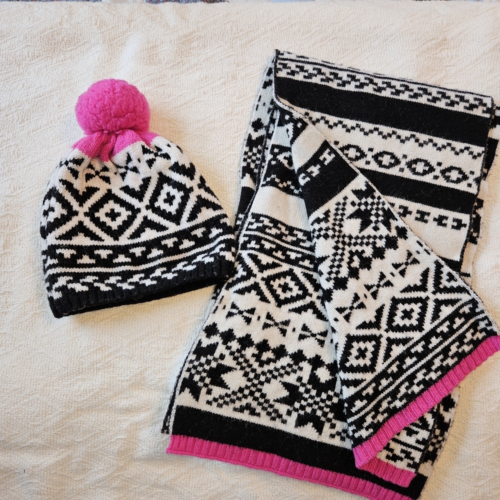 GAP Black and White Womens Winter Knit Hat and Scarf Set with Pink Accents